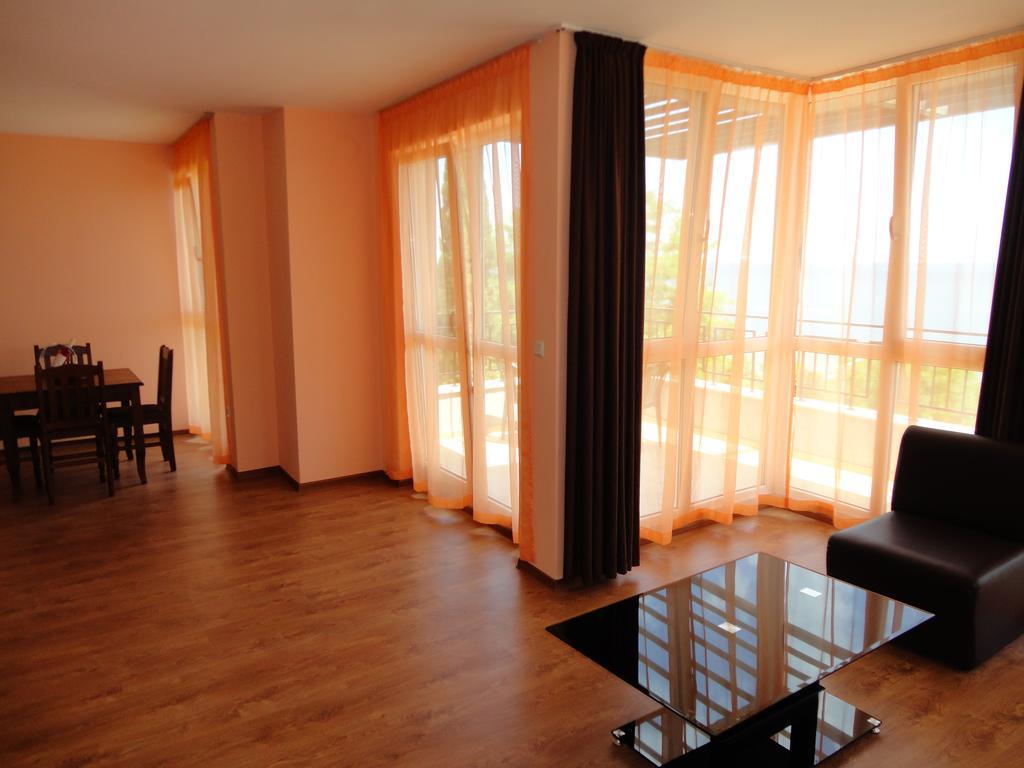 Apartments In Kabacum Златни пясъци Стая снимка